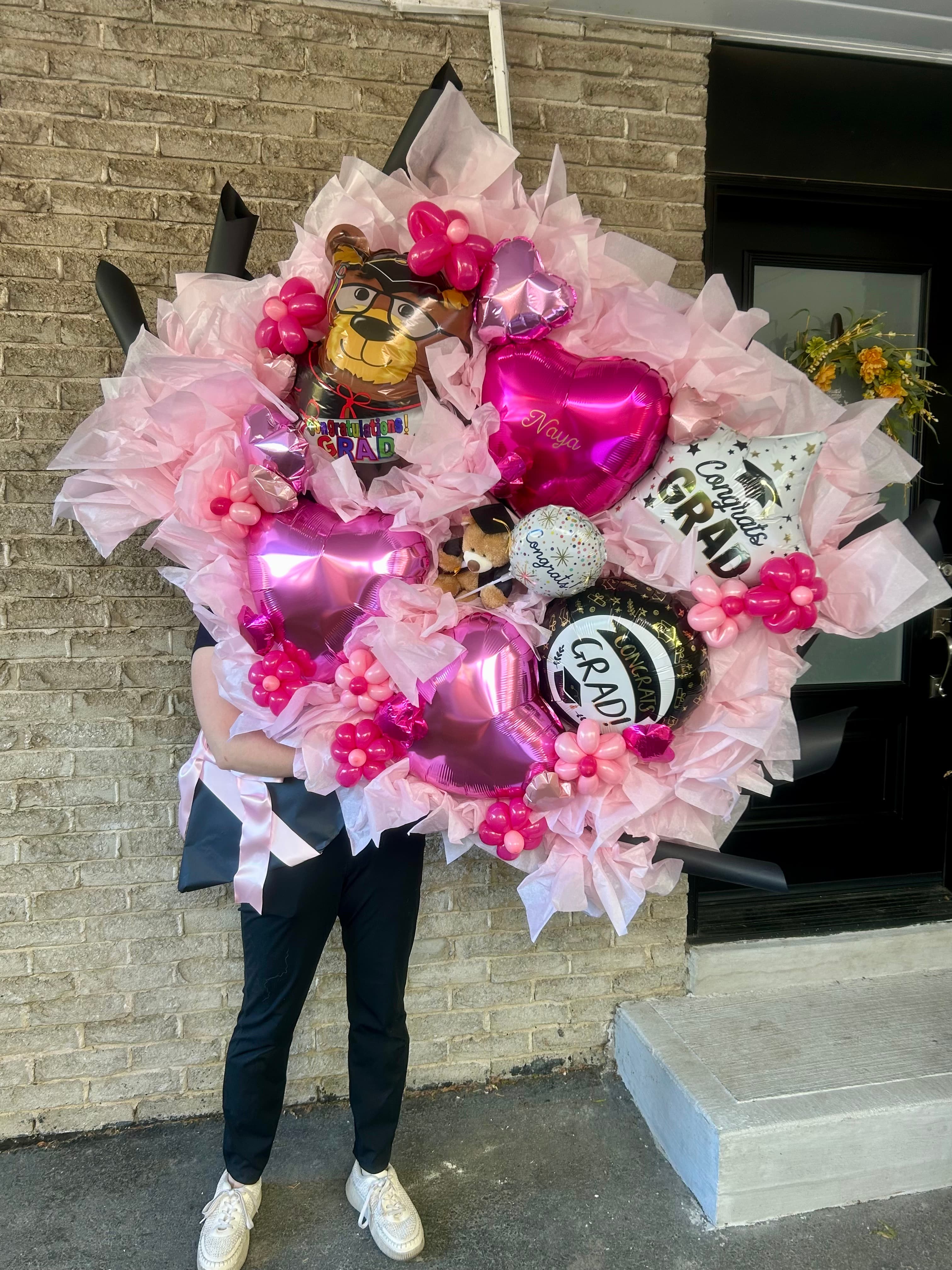 Pop & Pillar balloon installation