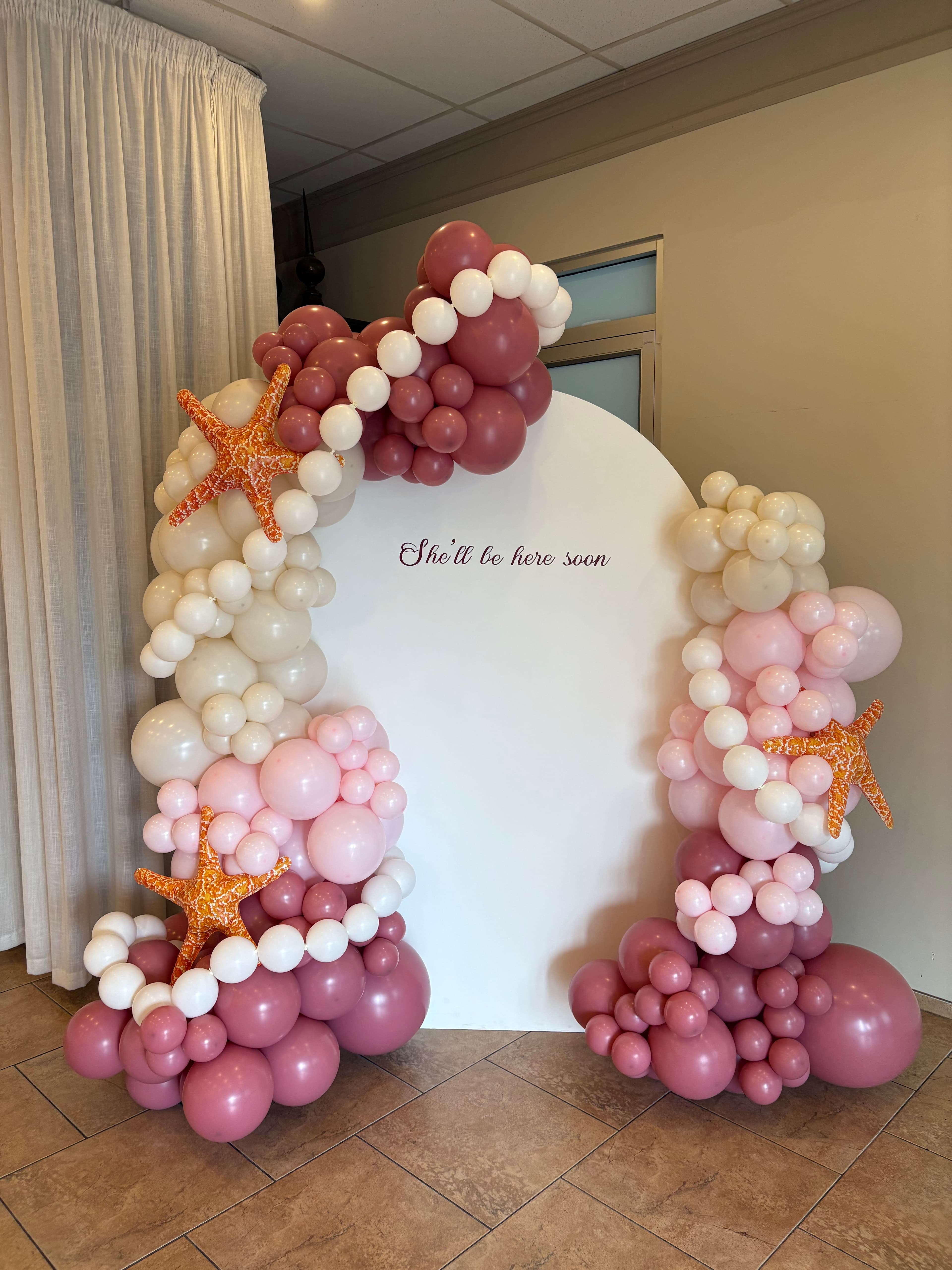 Balloon backdrop installation